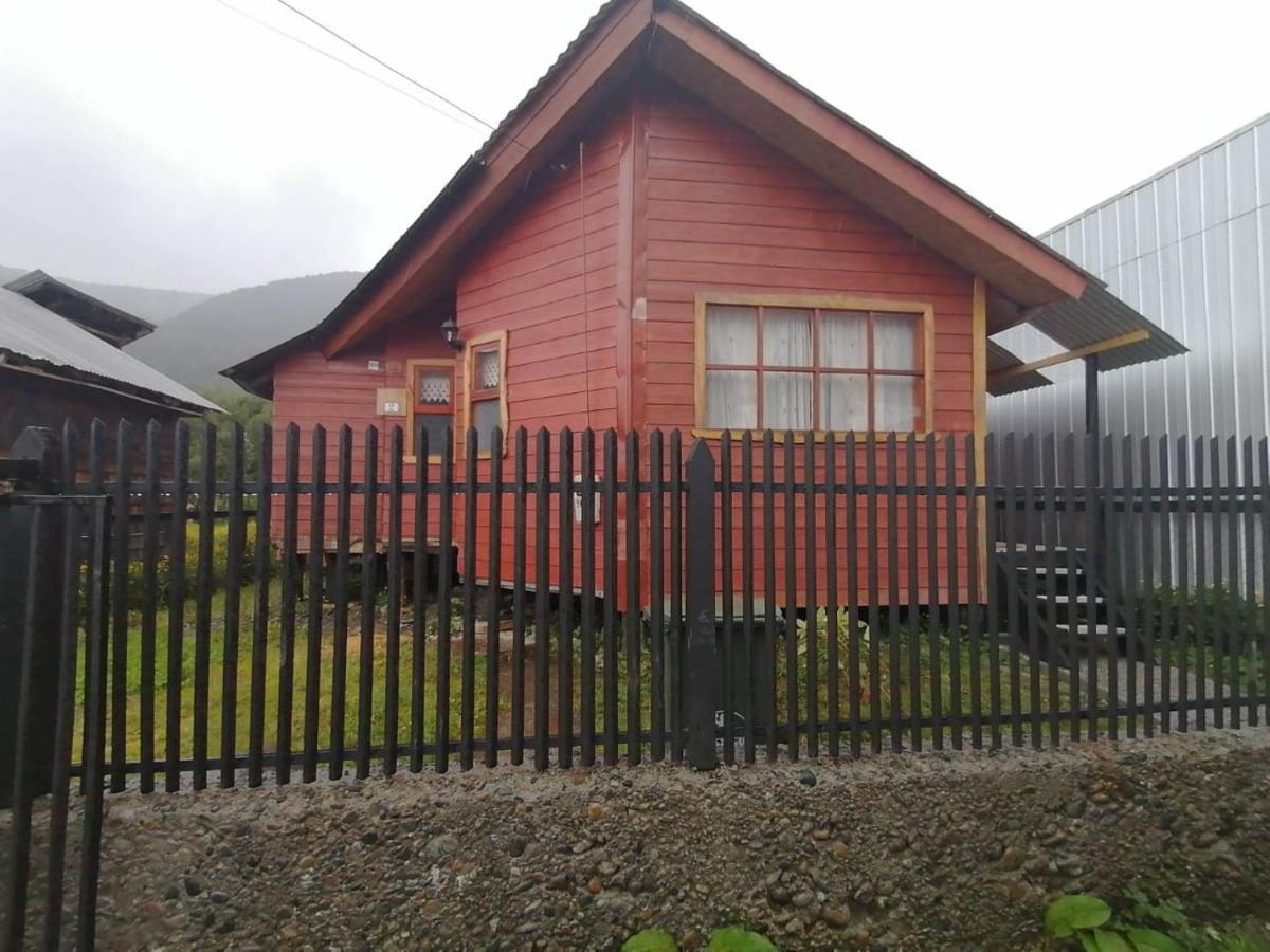 Cabanas Robinson Puerto Puyuguapi Exterior foto